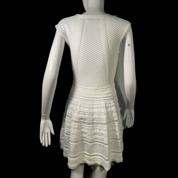 BLUMARINE KNIT WHITE DRESS (SZ SM) (EUC) - Picture 5 of 10